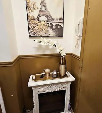 Daire Your Cozy Cove By Paris
